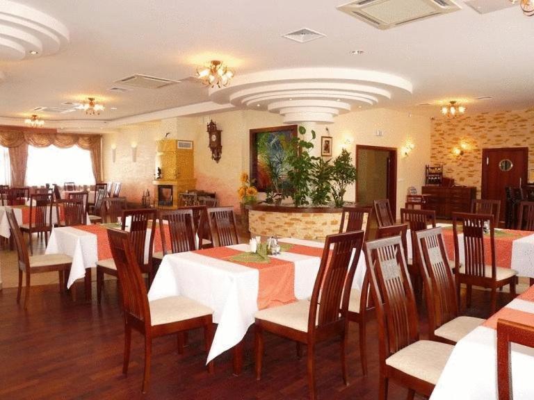 Zajazd Sokol Hotel Nienadówka Eksteriør billede